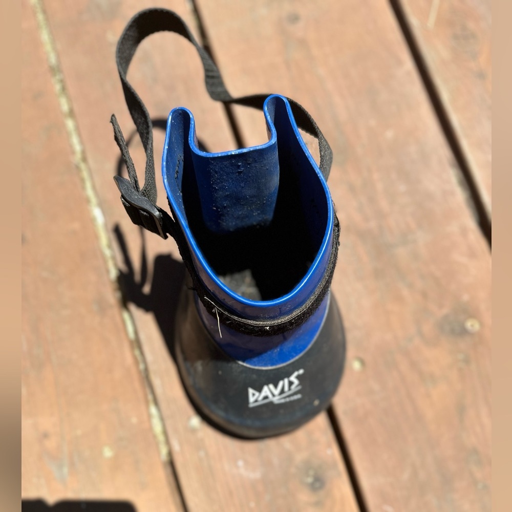 Equine boot